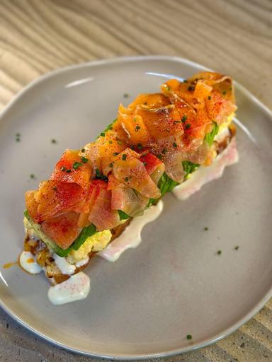 Focaccia cu somon slab sărat